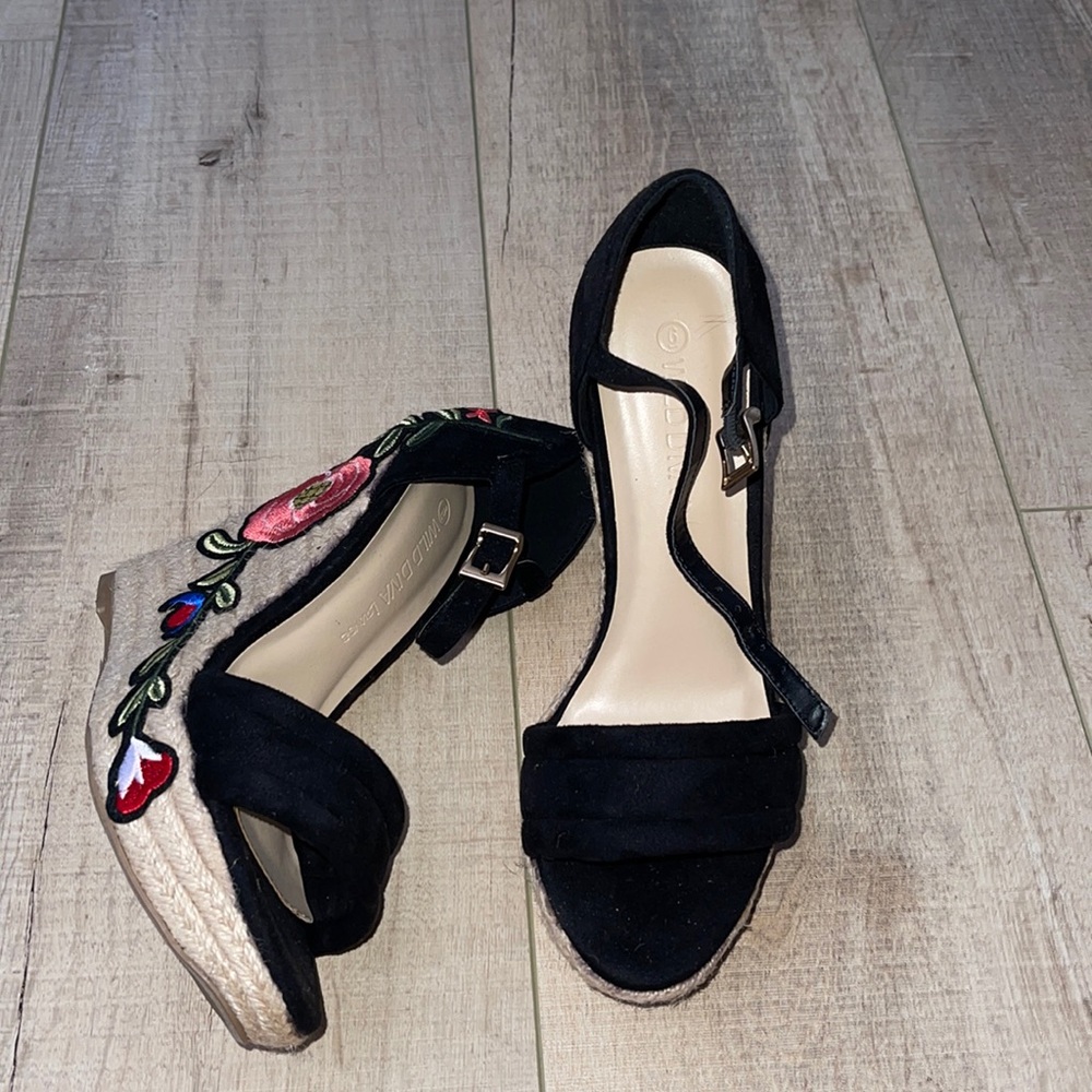 Floral black wedges